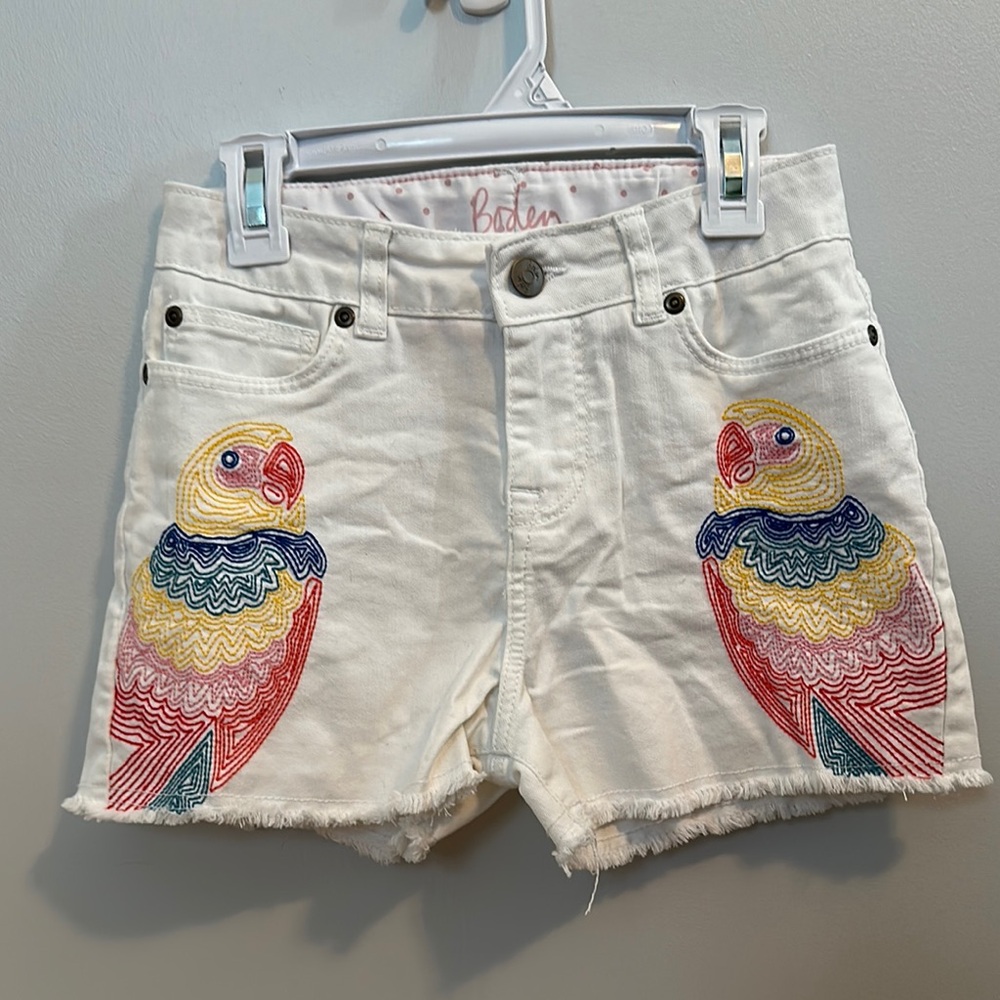 Boden White Jean Shorts with Parrot Embroidery. Girl 12.